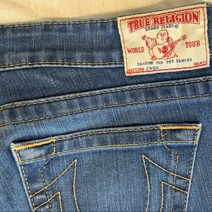 True Religion Bootcut jeans with ankle zippers size 29
